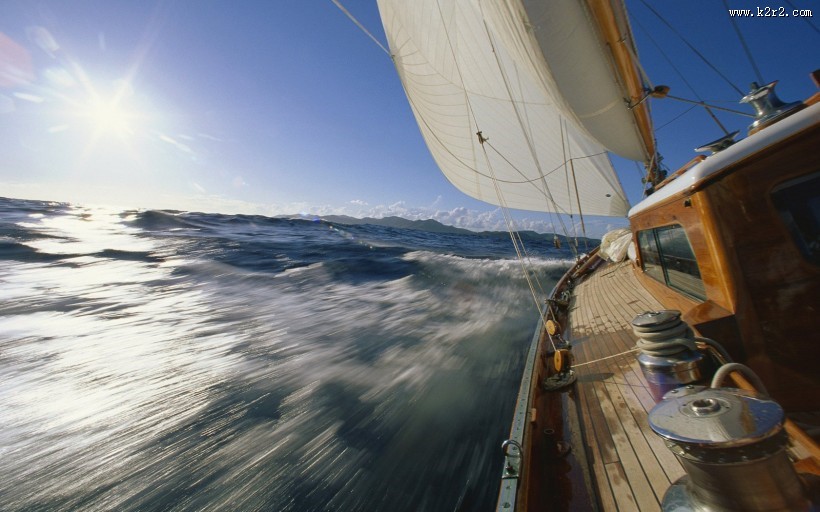 大海与帆船图片