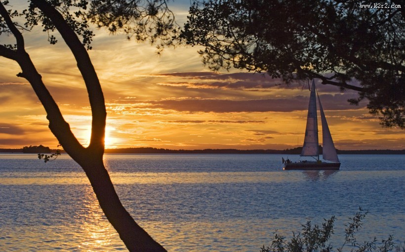 大海与帆船图片