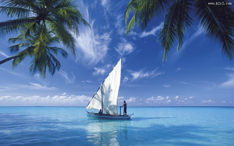 大海与帆船图片