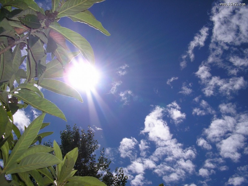 蓝天白云阳光图片