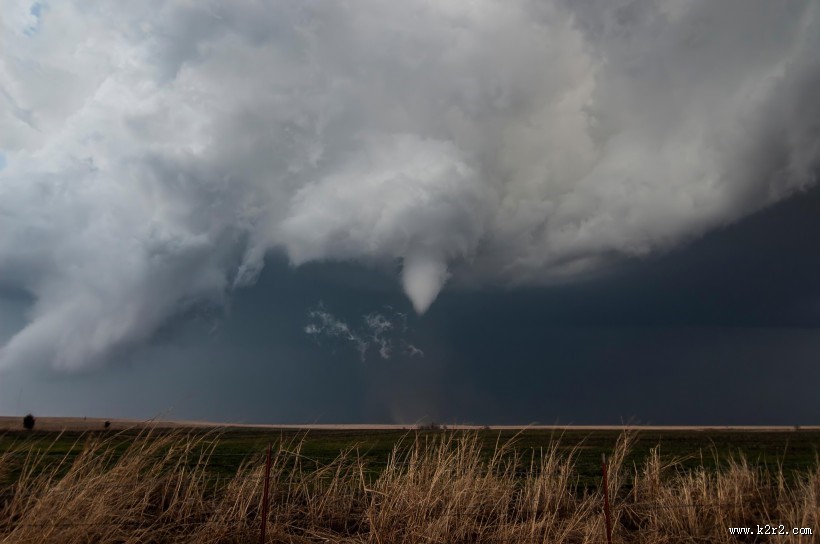 风暴的天空图片