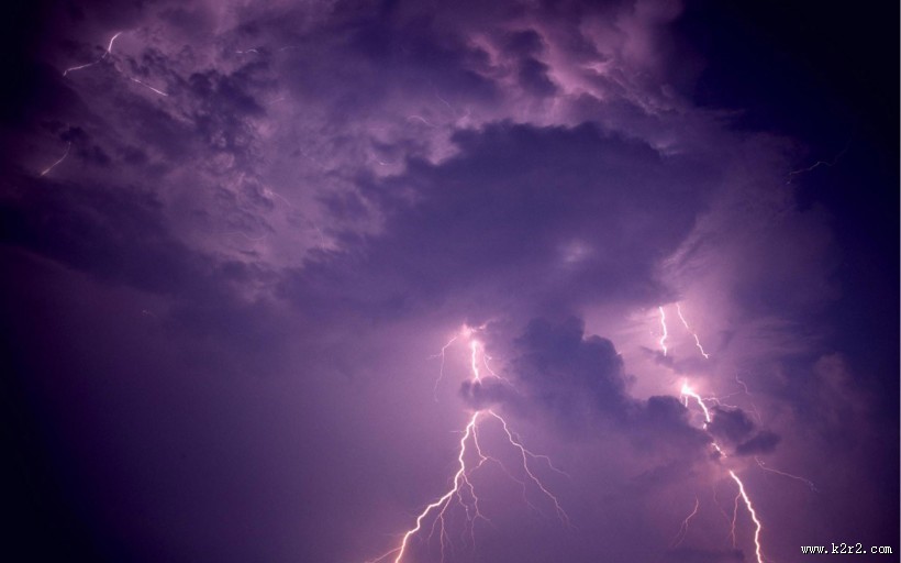 紫色闪电图片