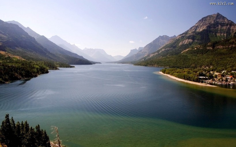壮丽的山峦图片