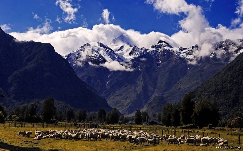 壮丽的山峦图片