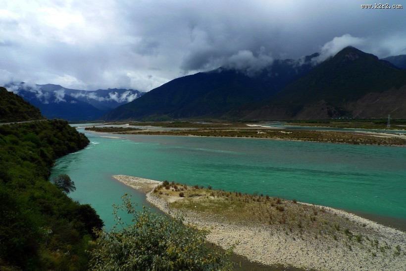 尼洋河风景图片