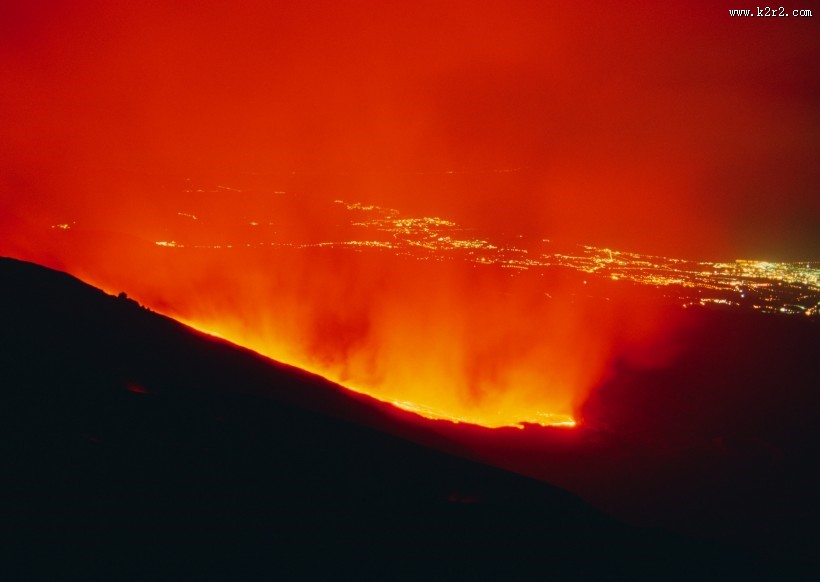 火山喷发图片