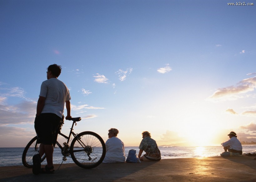 海边夕阳剪影图片