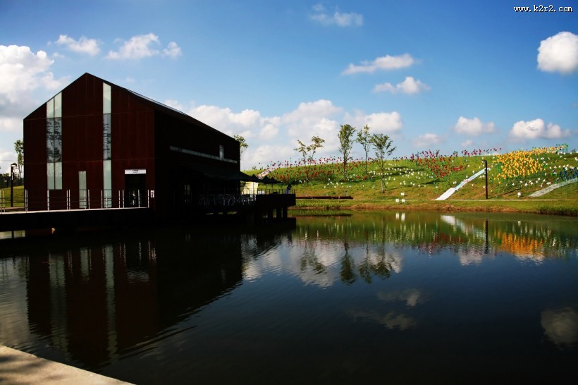 户外纸风车图片