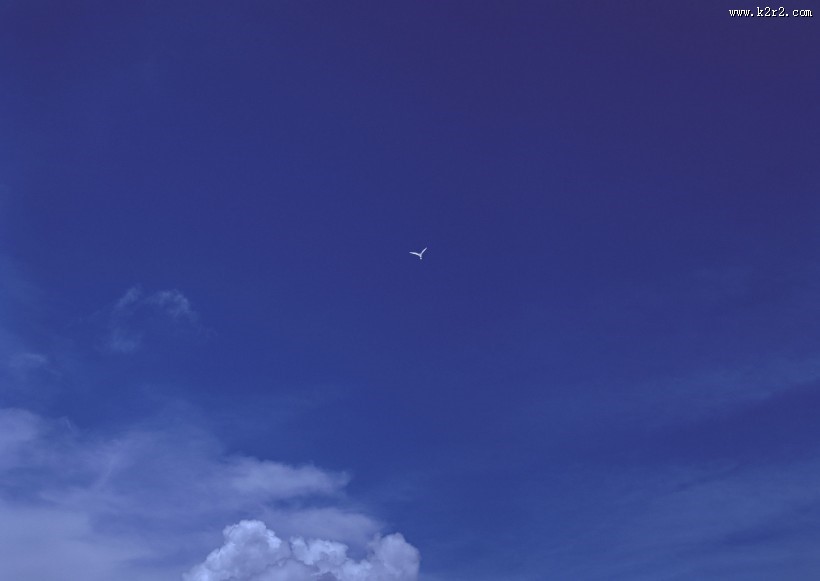 南太平洋的蓝天白云图片