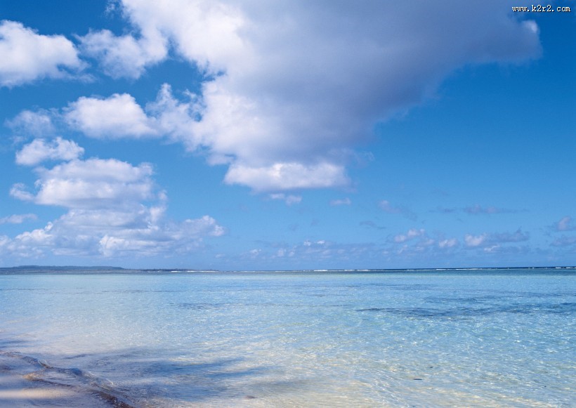 南太平洋的蓝天白云图片