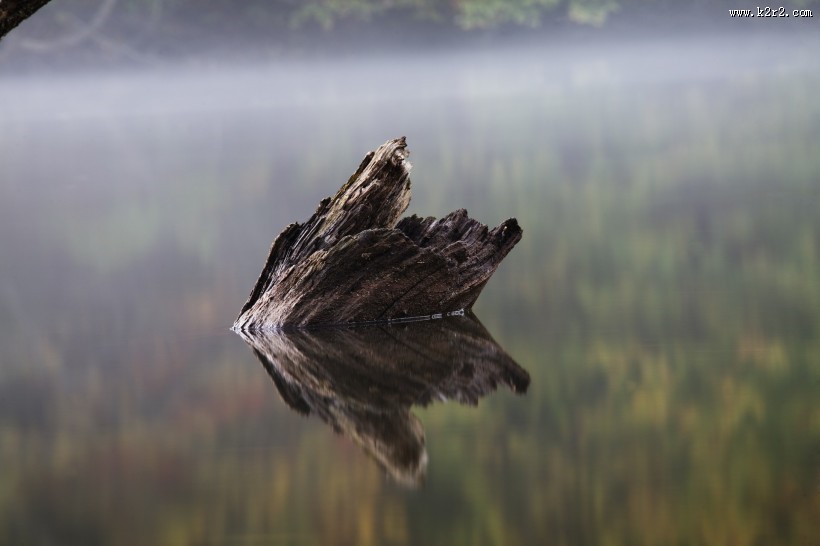 湖面倒影风景图片
