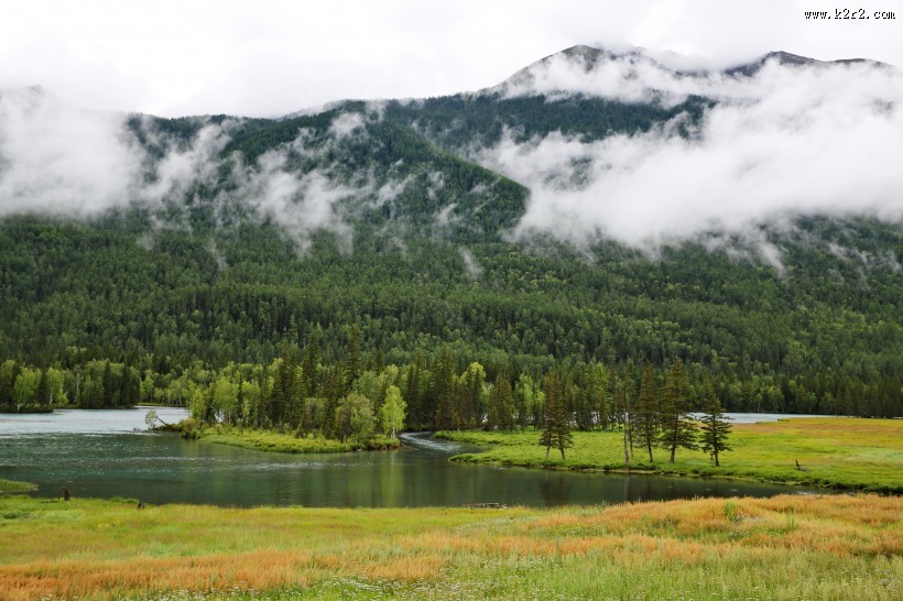新疆喀纳斯卧龙湾和神仙湾自然风景图片