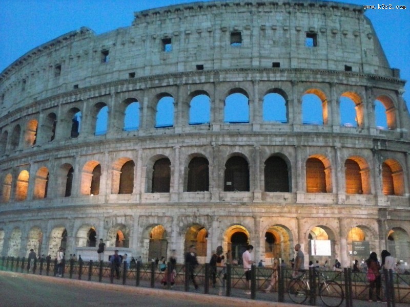 古罗马斗兽场遗址图片