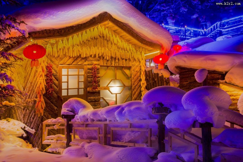 灯光下的雪乡风景图片大全