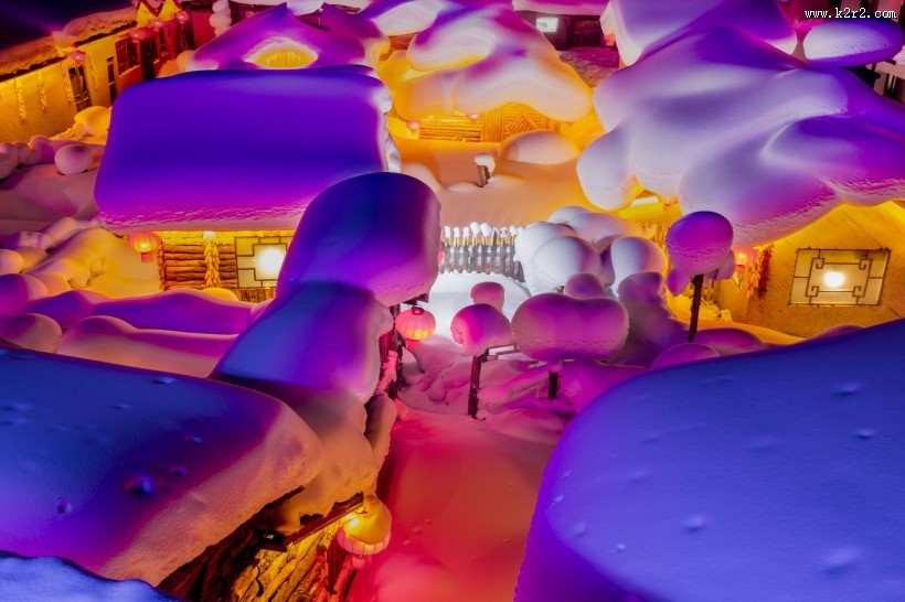 灯光下的雪乡风景图片大全