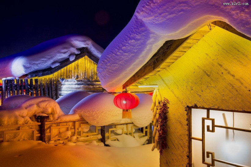 灯光下的雪乡风景图片大全