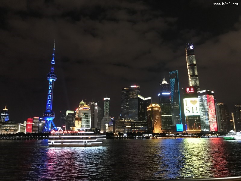 夜晚的上海东方明珠广播电视塔图片