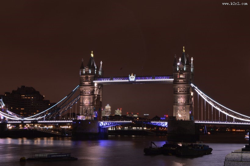 夜幕下的伦敦塔桥图片