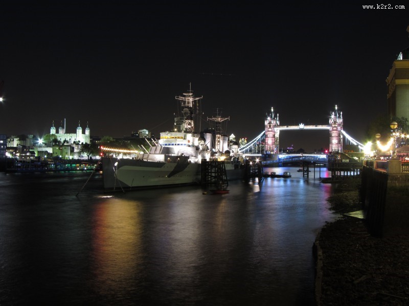 夜幕下的伦敦塔桥图片
