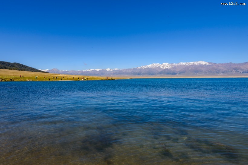 新疆美丽的仙境赛里木湖风景图片