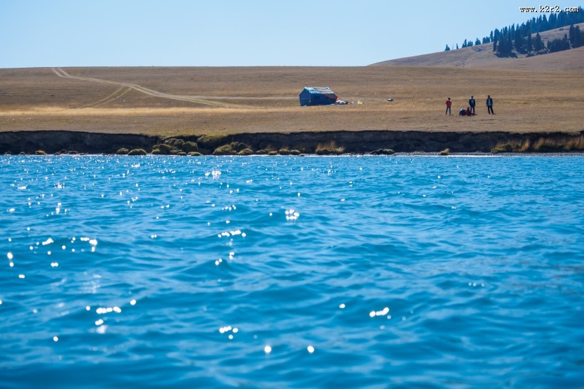 新疆美丽的仙境赛里木湖风景图片