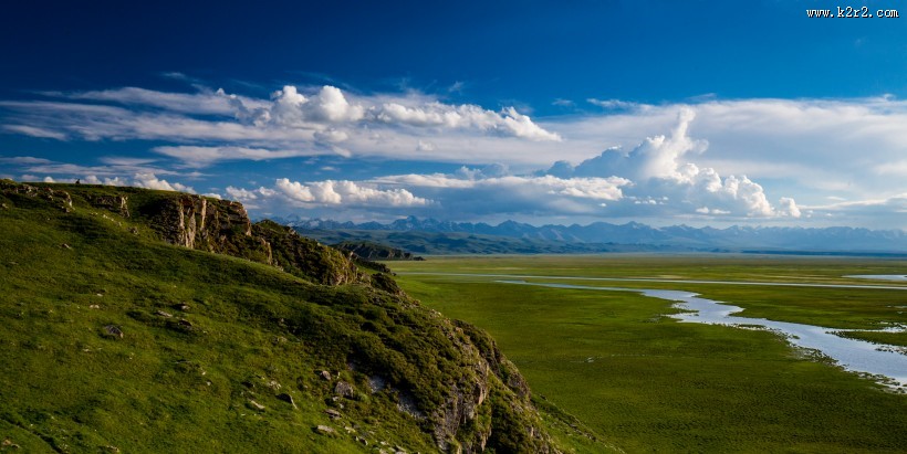夕阳下的巴音布鲁克草原风景图片
