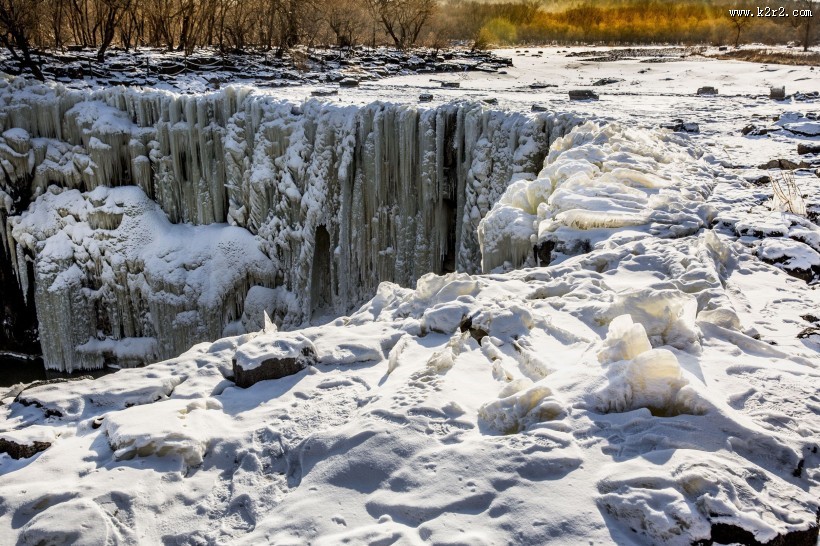 冬天的吊水楼瀑布风景图片大全