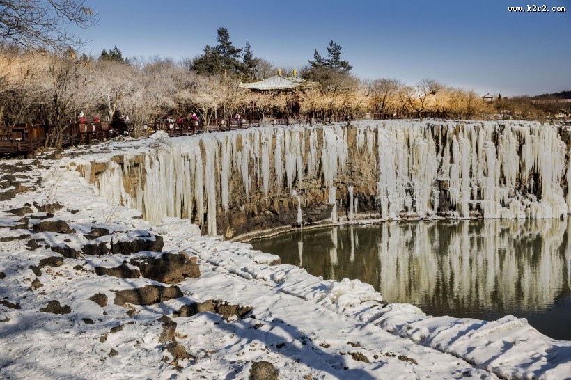 冬天的吊水楼瀑布风景图片大全