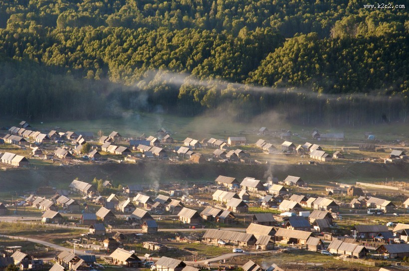 新疆禾木白桦林风景图片
