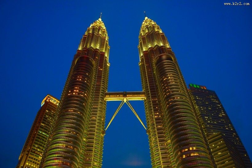 不同角度的吉隆坡石油双塔图片