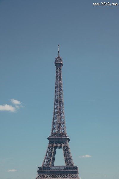 不同视角的埃菲尔铁塔图片