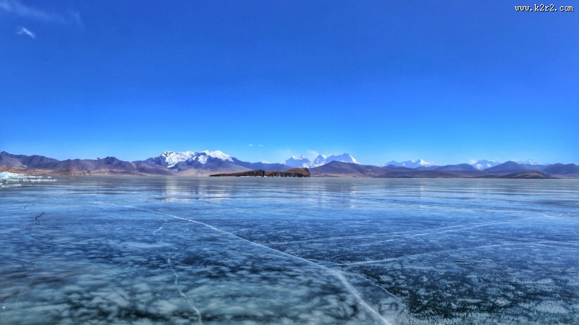 西藏冬日少女湖普姆雍措风景图片