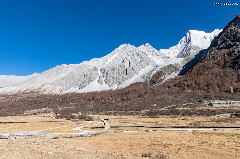 四川稻城亚丁雪山风景图片