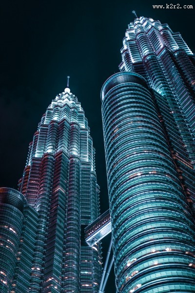 不同角度的吉隆坡石油双塔图片