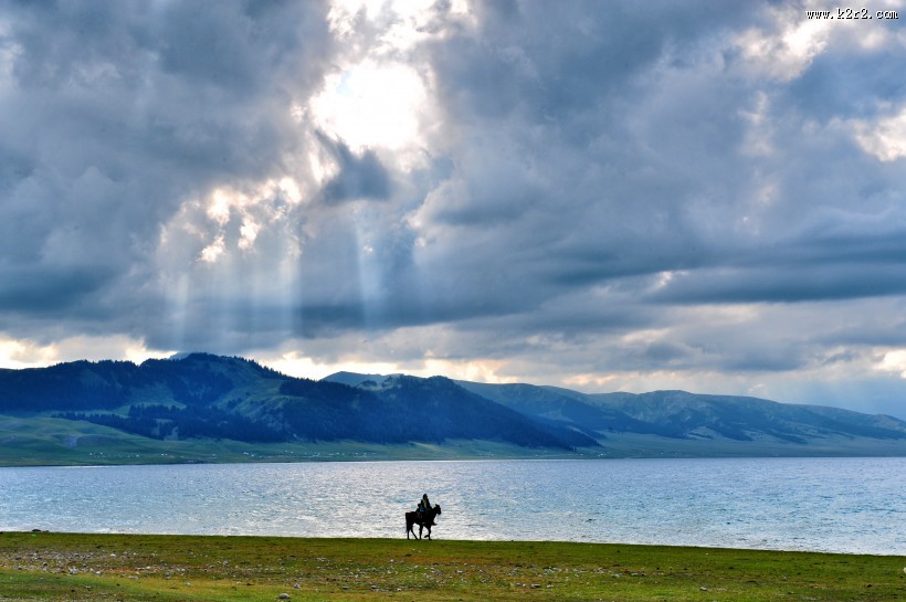 新疆赛里木湖风景图片大全