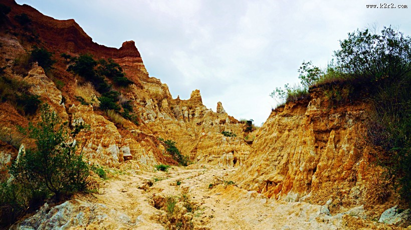 云南元谋浪巴铺土林风景图片