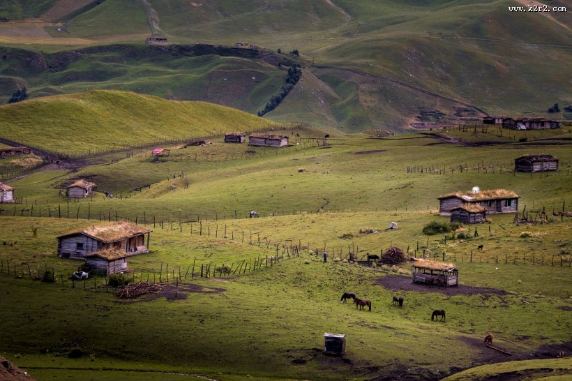 新疆伊利琼库什台风景图片大全