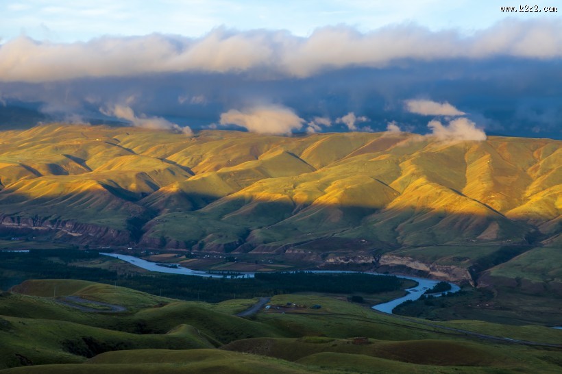 新疆伊利琼库什台风景图片大全