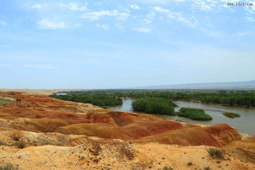 新疆五彩滩风景图片