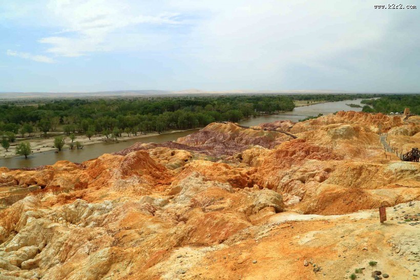 新疆五彩滩风景图片