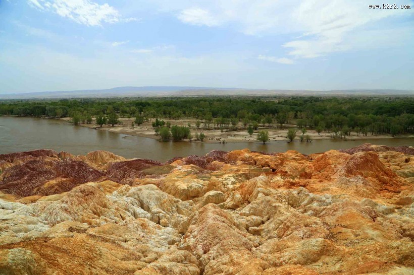 新疆五彩滩风景图片