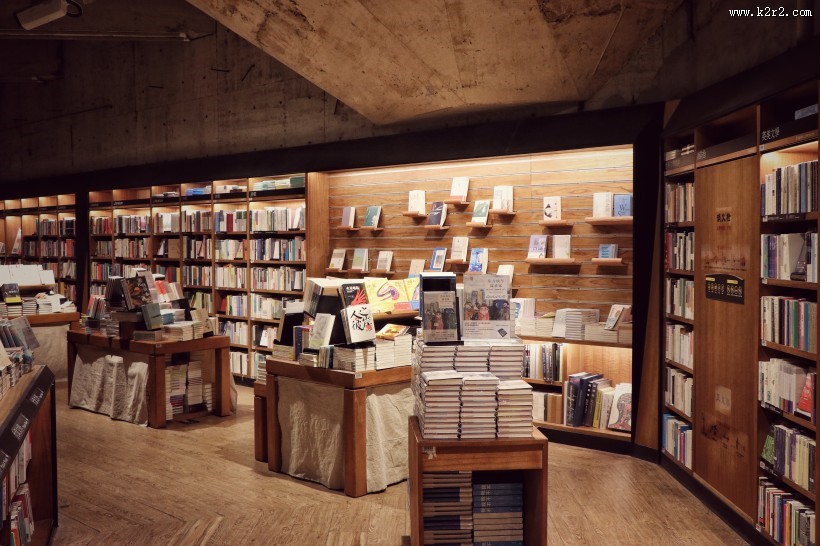 四川成都太古里方所书店内部陈设风景图片