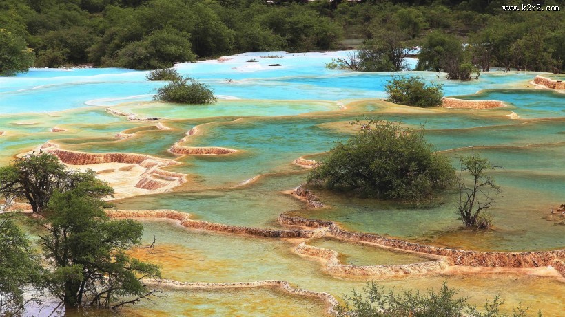 四川黄龙迎宾彩池图片大全