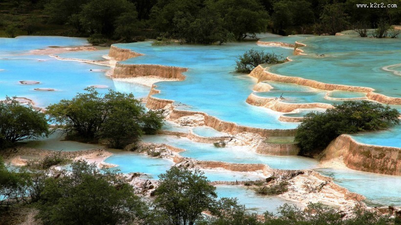 四川黄龙迎宾彩池图片大全