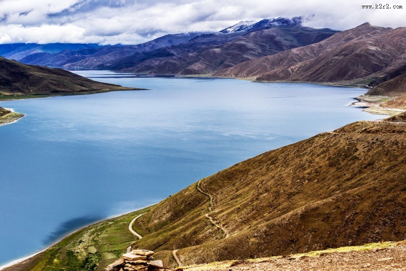 西藏羊卓雍措风景图片