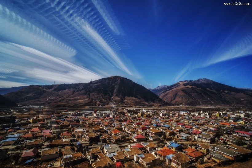 川西高原绚丽天空图片