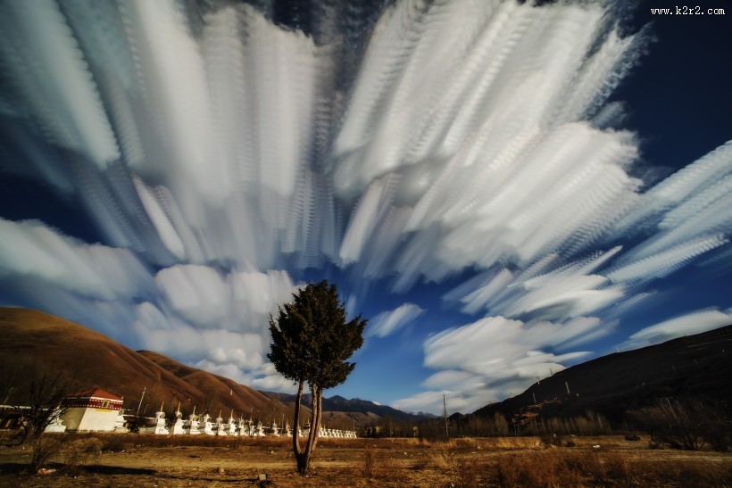 川西高原绚丽天空图片
