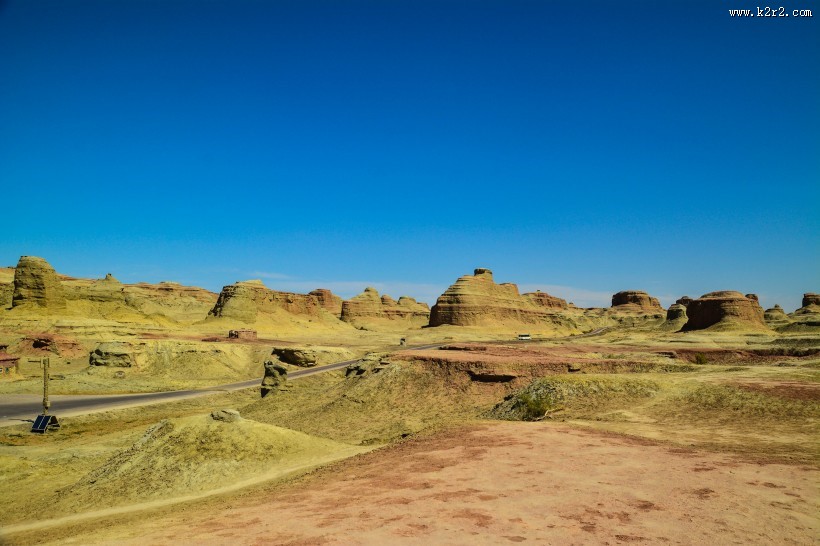 新疆克拉玛依魔鬼城风景图片