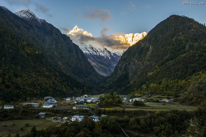 云南雨崩村风景图片