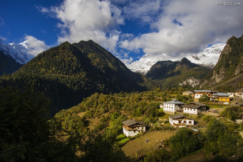 云南雨崩村风景图片